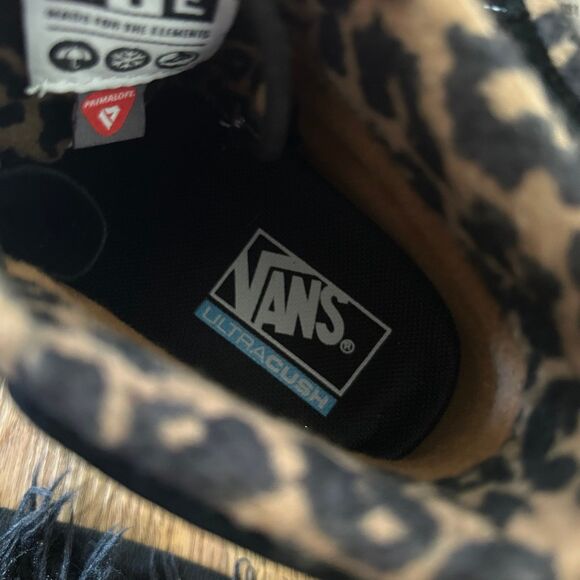 VANS MTE sk8-hi top insulated waterproof black suede animal print boots 7.5 new - Picture 6 of 8